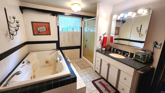 10959 E Tippecanoe Drive, Walkerton, IN 46574