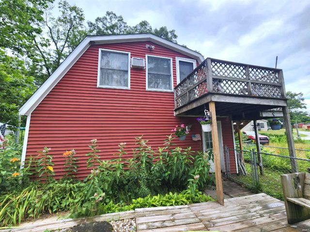 10959 E Tippecanoe Drive, Walkerton, IN 46574