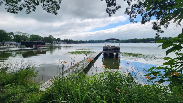 10959 E Tippecanoe Drive, Walkerton, IN 46574