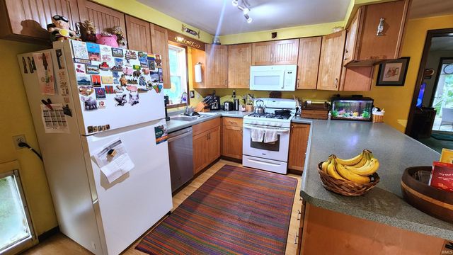 10959 E Tippecanoe Drive, Walkerton, IN 46574