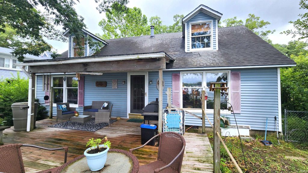 10959 E Tippecanoe Drive, Walkerton, IN 46574