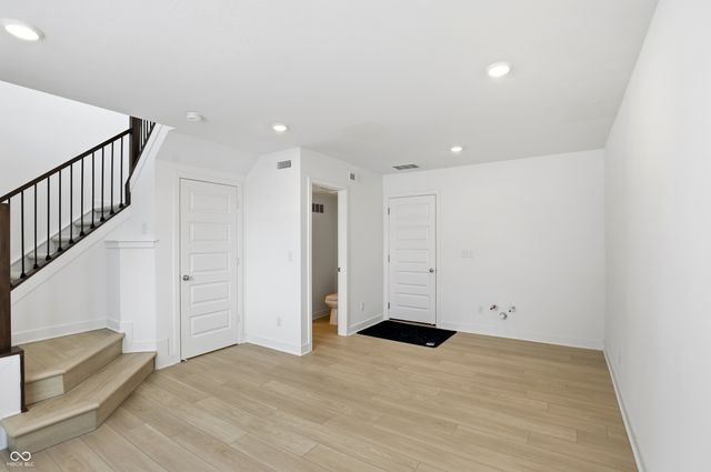 6614 Halsey Street, Zionsville, IN 46077