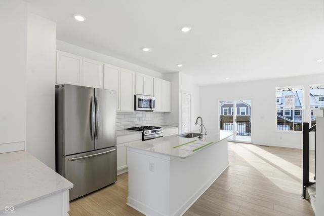 6614 Halsey Street, Zionsville, IN 46077