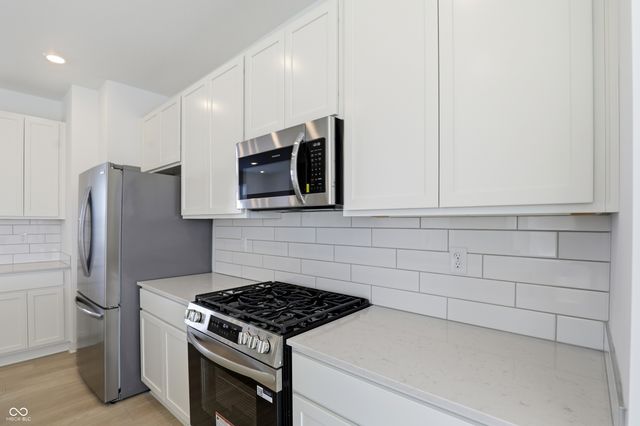 6614 Halsey Street, Zionsville, IN 46077