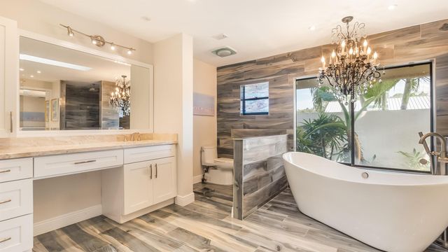 10571 Boca Woods Lane, Boca Raton, FL 33428