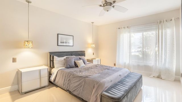 10571 Boca Woods Lane, Boca Raton, FL 33428