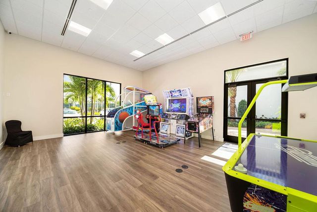 10571 Boca Woods Lane, Boca Raton, FL 33428