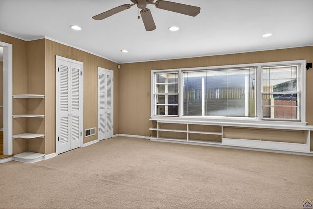 3535 SW Avalon LN, Topeka, KS 66604