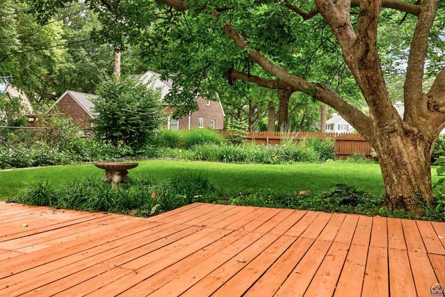 3535 SW Avalon LN, Topeka, KS 66604