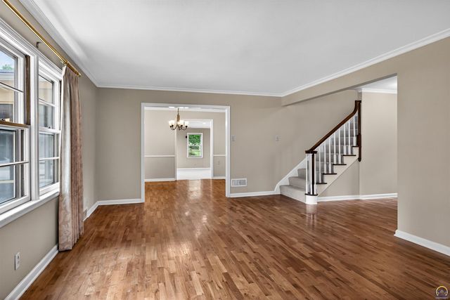 3535 SW Avalon LN, Topeka, KS 66604