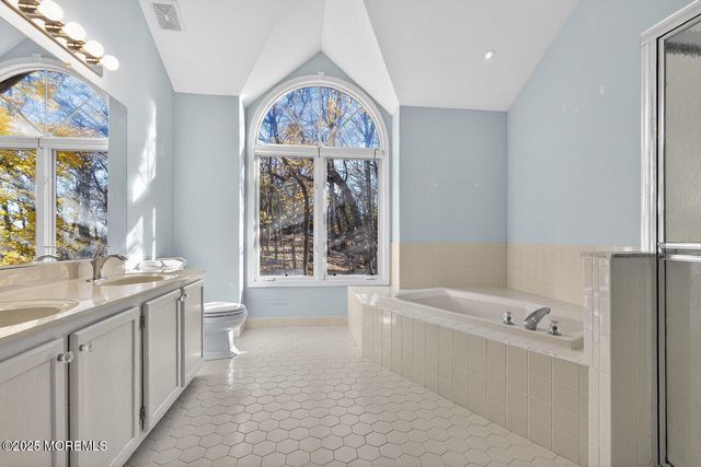 61 Tower Hill Drive 708, Red Bank, NJ 07701