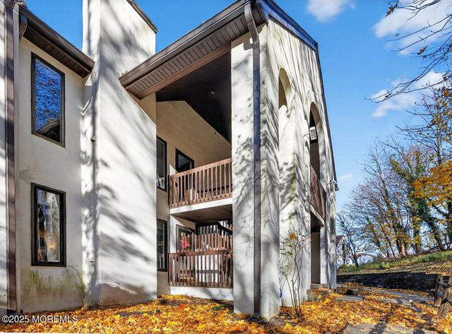 61 Tower Hill Drive 708, Red Bank, NJ 07701