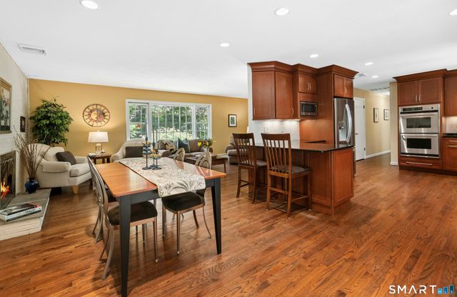 6 Webster Place, Newtown, CT 06470