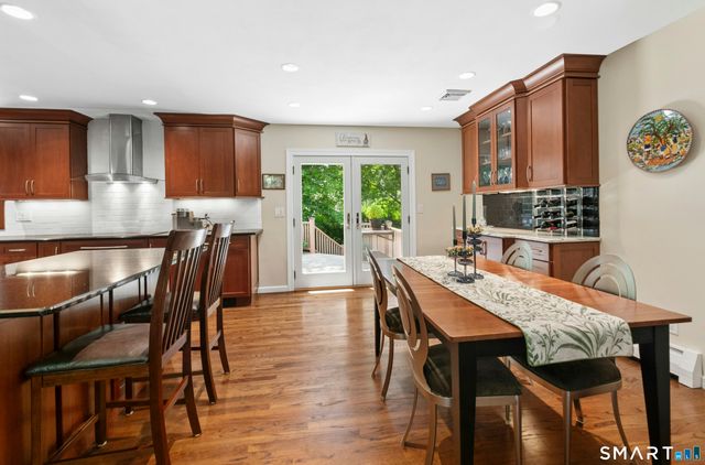 6 Webster Place, Newtown, CT 06470