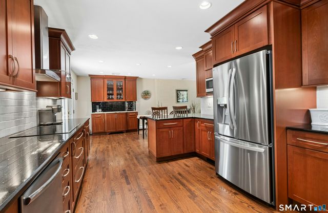 6 Webster Place, Newtown, CT 06470
