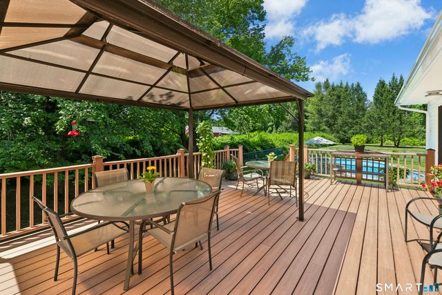 6 Webster Place, Newtown, CT 06470