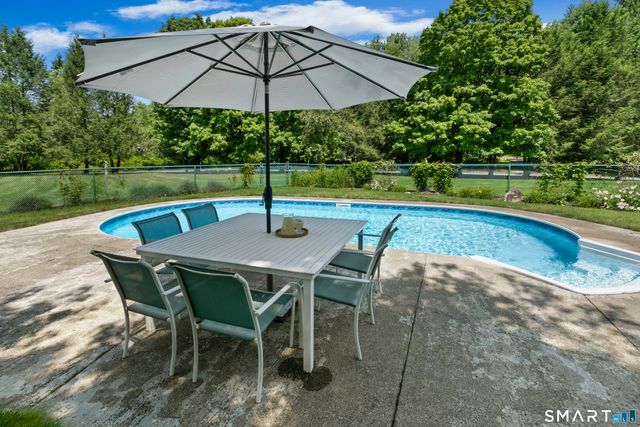 6 Webster Place, Newtown, CT 06470