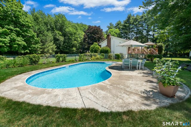 6 Webster Place, Newtown, CT 06470