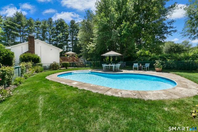 6 Webster Place, Newtown, CT 06470