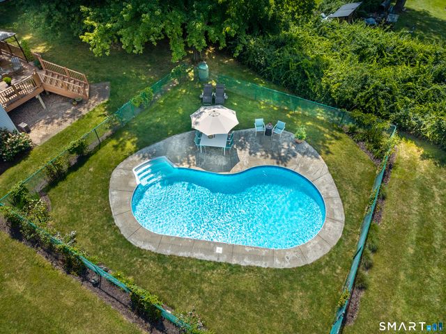 6 Webster Place, Newtown, CT 06470