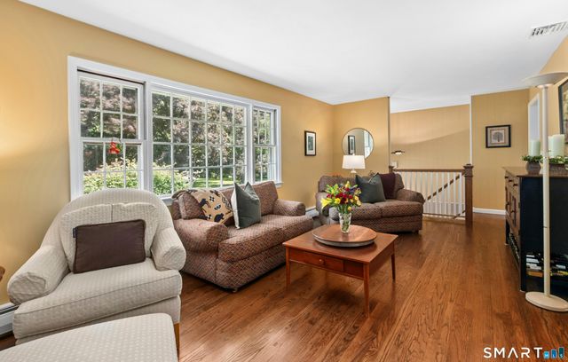 6 Webster Place, Newtown, CT 06470