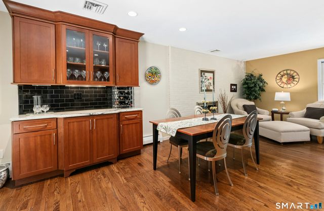 6 Webster Place, Newtown, CT 06470