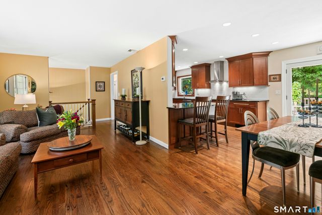 6 Webster Place, Newtown, CT 06470