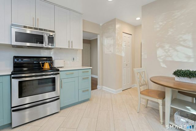 30 Maple Tree Avenue B, Stamford, CT 06906