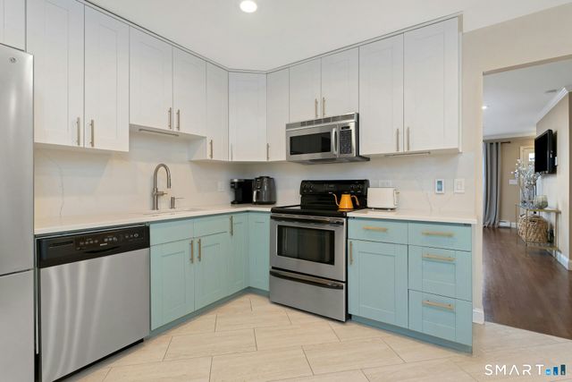 30 Maple Tree Avenue B, Stamford, CT 06906