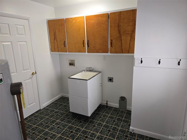 4694 Ziegler Street, Dearborn Heights, MI 48125