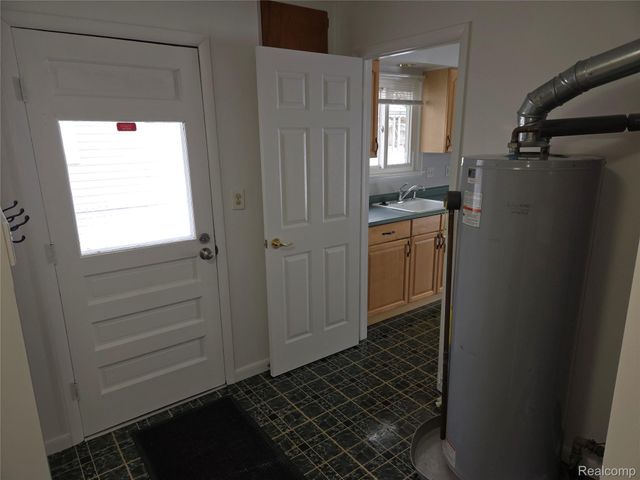 4694 Ziegler Street, Dearborn Heights, MI 48125