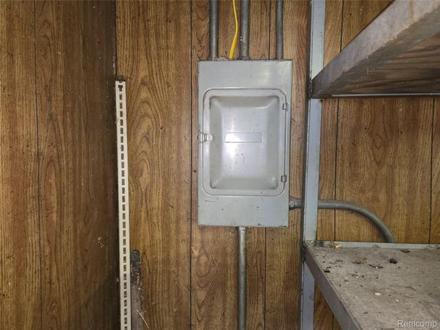 4694 Ziegler Street, Dearborn Heights, MI 48125