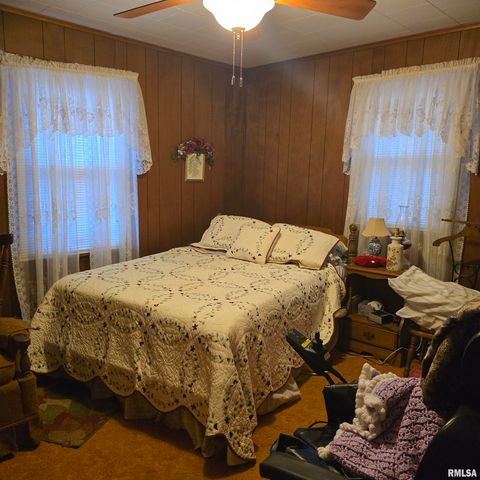 1317 W CHERRY Street, Herrin, IL 62948