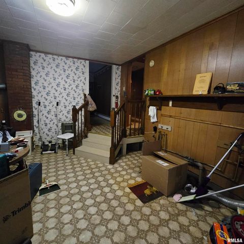 1317 W CHERRY Street, Herrin, IL 62948