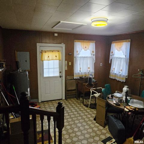 1317 W CHERRY Street, Herrin, IL 62948