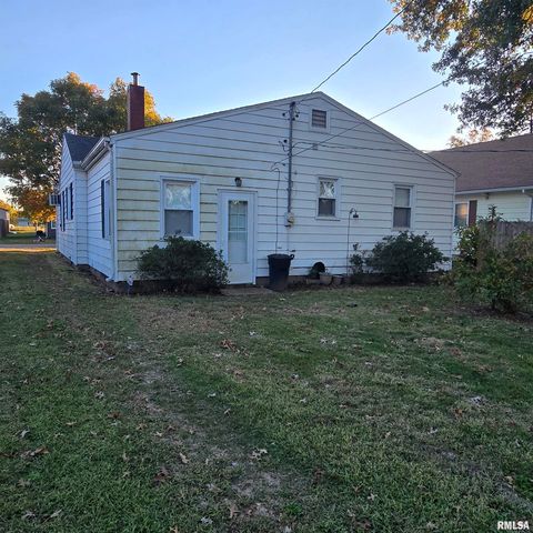 1317 W CHERRY Street, Herrin, IL 62948