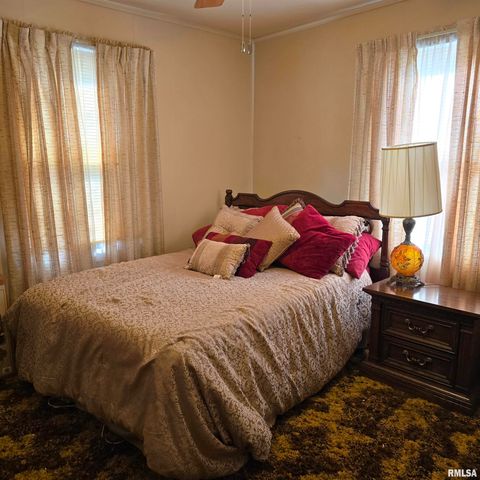 1317 W CHERRY Street, Herrin, IL 62948