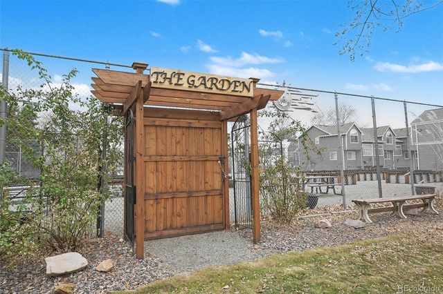 6855 W 84th Way 32, Arvada, CO 80003