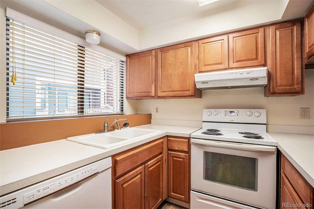 6855 W 84th Way 32, Arvada, CO 80003