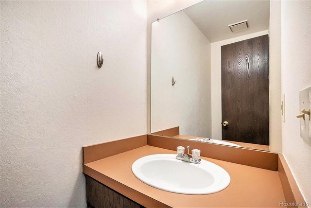 6855 W 84th Way 32, Arvada, CO 80003