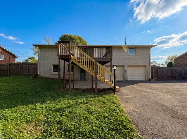 680 Atlanta Dr, Hermitage, TN 37076