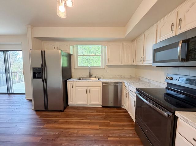 680 Atlanta Dr, Hermitage, TN 37076