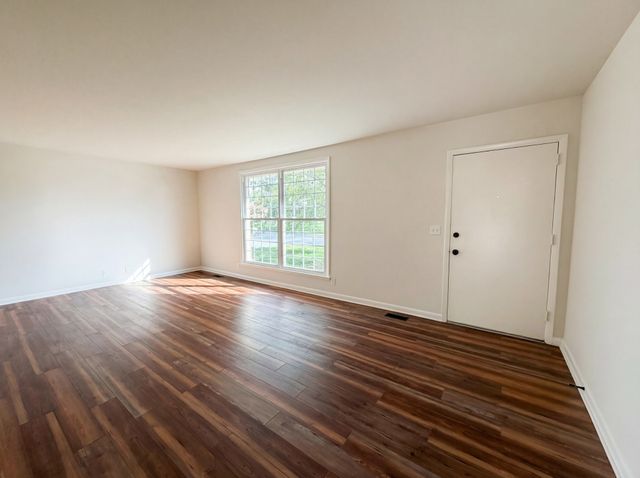 680 Atlanta Dr, Hermitage, TN 37076