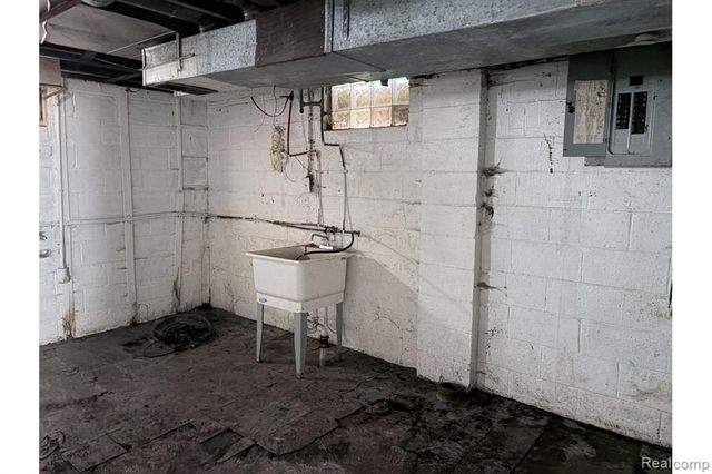 19940 Westphalia Street, Detroit, MI 48205