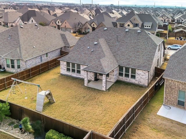 813 Glen Crossing Drive, Celina, TX 75009