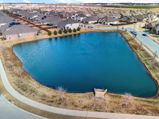 813 Glen Crossing Drive, Celina, TX 75009