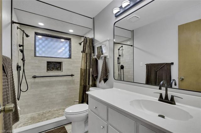 28025 Oak LN, Bonita Springs, FL 34135