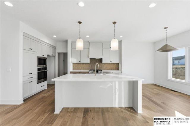 19612 Stone Avenue, Elkhorn, NE 68022