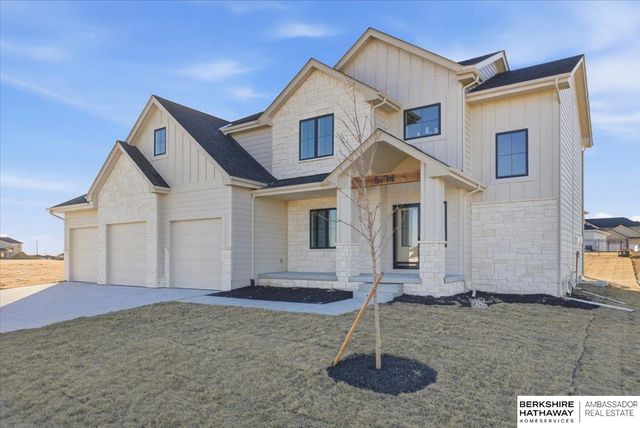 19612 Stone Avenue, Elkhorn, NE 68022