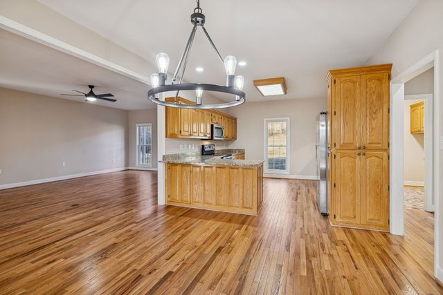 1366 Iron Bridge Rd, Columbia, TN 38401